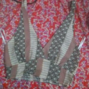 Patterned crop, size small, flower pattern
